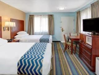 Travelodge By Wyndham 2*